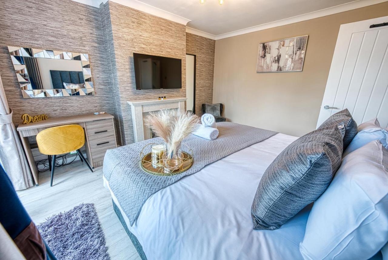 Elegant 5 Bed House - Sleeps 9, Central Solihull, Nec, Jlr, Hs2, Resorts World, Airport Business And Leisure Stays, Kültér fotó
