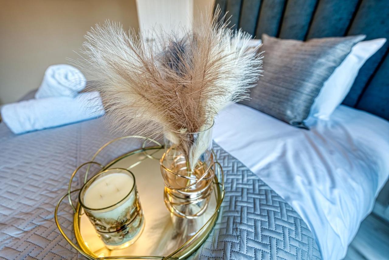 Elegant 5 Bed House - Sleeps 9, Central Solihull, Nec, Jlr, Hs2, Resorts World, Airport Business And Leisure Stays, Kültér fotó