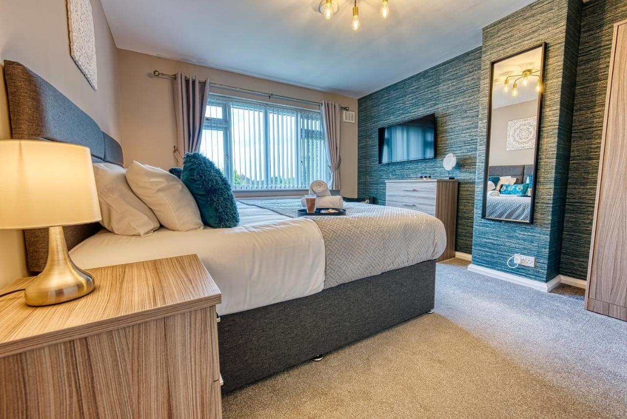 Elegant 5 Bed House - Sleeps 9, Central Solihull, Nec, Jlr, Hs2, Resorts World, Airport Business And Leisure Stays, Kültér fotó